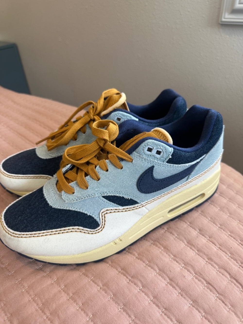 Nike Women’s Air Max 1 ‘87 DENIM AURA NAVY,Light Blue, Cream & Mustard